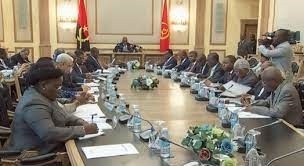 Angola – Executivo quer uniformizar os salários na administração pública a partir de 2025