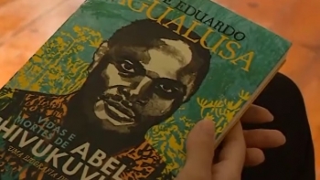 “Vidas e Mortes de Abel Chivukuvuku” é o mais recente livro de José Eduardo Agualusa