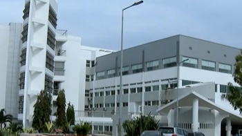 Angola – PR visita obras de reabilitação do Hospital do Prenda