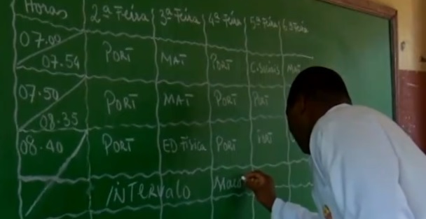 Moçambique – Professores celebram o seu dia em contexto “penoso”