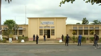 São Tomé e Príncipe – Diferendo por causa da posse de um terreno pode ser a causa da entrada dos quatro civis no quartel do exército 