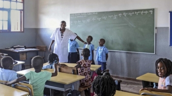 Moçambique – Professores exigem regularização de salários em atraso e horas extraordinárias