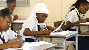 Moçambique – Começaram os exames que marcam o fim do ano letivo 2023 para a 10ª e 12ª classes