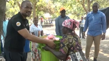 Moçambique – Mais de mil famílias de Quelimane recebem kits alimentares e de higiene