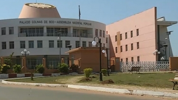Guiné-Bissau – Parlamento e sede do PAIGC bloqueados e cercados por homens armados
