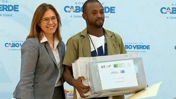 Cabo Verde – Governo entrega certificados a uma centena de jovens da Cidade da Praia