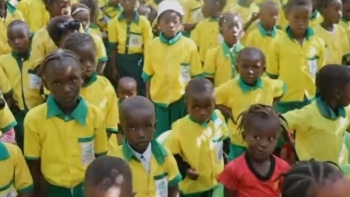 Guiné-Bissau – Cantora Tchuma Bari diz que crianças fora de Bissau “caíram no esquecimento”