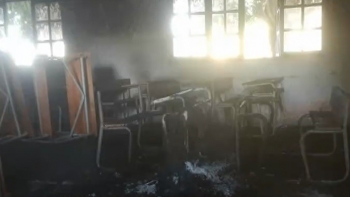 Moçambique – Grupo incendeia Escola Primária de Murupelane, onde haverá repetição de eleições
