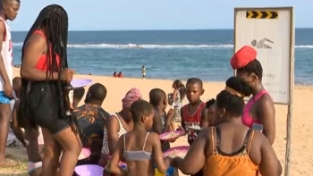 Moçambique – Várias famílias moçambicanas e estrangeiras elegeram as praias para a celebração do Natal