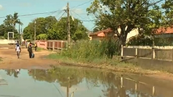 Moçambique – Moradores da Matola acusam autoridades de falta de vontade de resolver problema das cheias