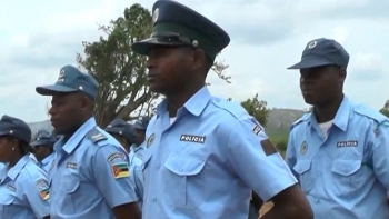 Moçambique – Comandante-Geral da Polícia reconhece problemas no pagamento de ordenados