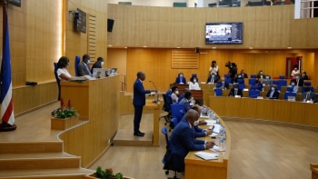 Cabo Verde – Governo diz no parlamento que os cidadãos estão bem servidos de transportes