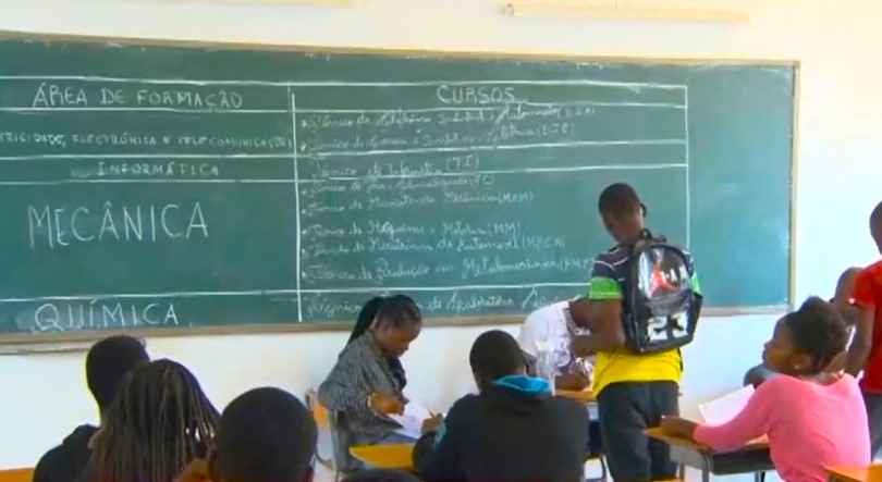 Angola inicia projeto para prevenir violência nas escolas