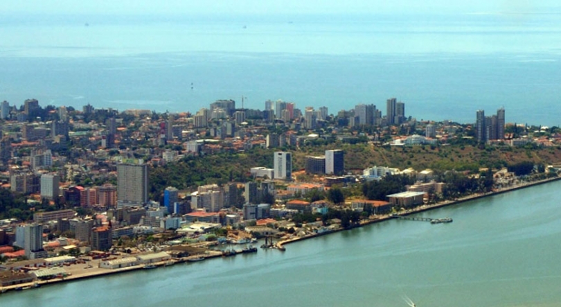 MOÇAMBIQUE – Camião derruba poste de eletricidade e condiciona energia e água em Maputo