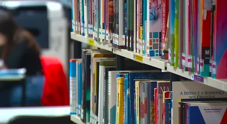 Projeto “Viajar com Livros” criou 14 bibliotecas escolares em Cabo Verde