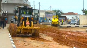 Angola – Moradores de Luanda pedem mais rapidez na execução das obras de recuperação de estradas
