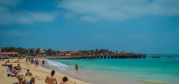 Cabo Verde bate recorde anual com mais de 900 mil turistas