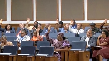 Angola – Deputados recomendam criação de uma comissão de acompanhamento nos processos de adoção