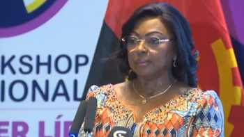  Angola – Primeira-dama empenhada na luta pela eliminação dos entraves à progressão das mulheres