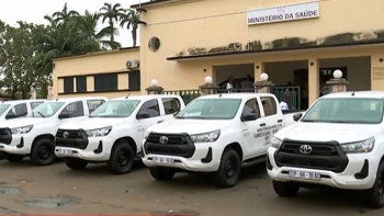 São Tomé e Príncipe – Fundo Global entrega carrinhas e motorizadas para luta contra doenças infeciosas