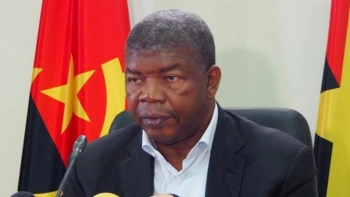 Angola – Presidente da República visita China com serviço da dívida e novo financiamento na bagagem