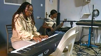 Conheça o “Outro lado” da pianista moçambicana Mel Matsinhe