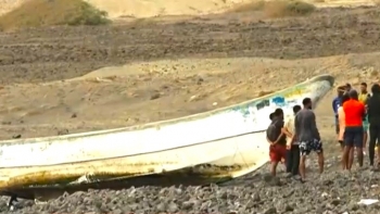 Cabo Verde – Mais uma embarcação artesanal com 11 pessoas deu à costa na ilha de São Vicente