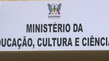 São Tomé e Príncipe – “Governo não pode ir além dos 17% de aumento do salário dos professores”