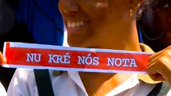 Cabo Verde – Centenas de alunos da Cidade da Praia saíram às ruas para exigir a publicação das notas