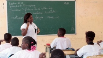 Angola – Pais e encarregados de educação indignados com anúncio de segunda fase greve geral