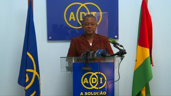 São Tomé e Príncipe – “MLSTP-PSD não tem legitimidade para condicionar deputados”