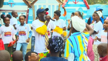 Angola – Crianças autistas em uma tarde especial de interação em grupo