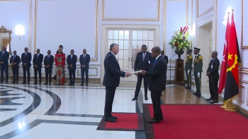 Angola – Oito novos embaixadores acreditados pelo Presidente da República