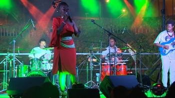 Fattu Djakité reuniu guineenses e cabo-verdianos em concerto no evento “Festas de Quintal”