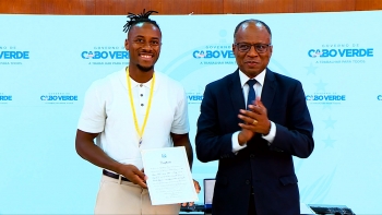 Jogador da seleção portuguesa de futsal, nascido em Cabo Verde, é condecorado pelo Governo