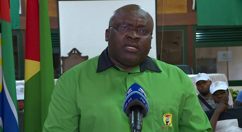 Imagem de São Tomé e Príncipe - MLSTP exige revisão dos contratos assinados pelo Governo de Patrice Trovoada