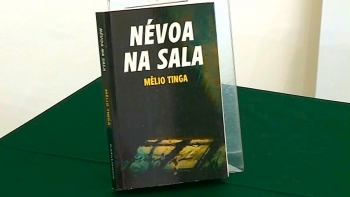 Névoa na Sala é o título do novo livro do escritor moçambicano Mélio Tinga