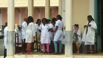 Imagem de São Tomé e Príncipe – MLSTP acusa Governo de “tentativa de virar o povo contra os médicos”