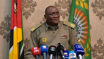 Imagem de Moçambique – Comandante da polícia diz que “basta” de violência e compara manifestantes com terroristas