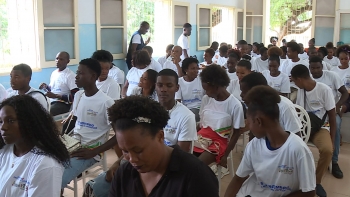 São Tomé e Príncipe analisa falta de oportunidades e a emigração massiva de jovens