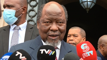 Imagem de Moçambique – Joaquim Chissano pede contenção e serenidade na véspera da marcha de protesto em Maputo