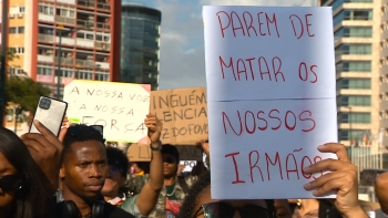 Moçambique – Centenas de pessoas marcharam em Lisboa pela paz e pela justiça eleitoral no país