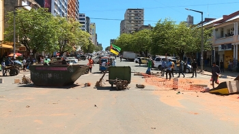 Moçambique – Várias estradas e avenidas de Maputo continuam bloqueadas por manifestantes 