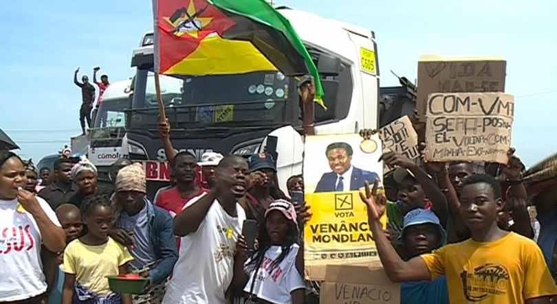 Moçambique/Eleições – Buzinão, hino e carros com cartazes no final de novo dia de protestos em Maputo