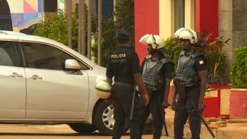 Imagem de Guiné-Bissau – Polícia dispersa vigília de estudantes e agride jornalistas