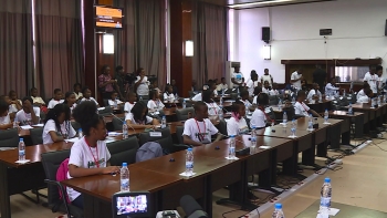 São Tomé e Príncipe – Parlamento Infanto-juvenil propõe políticas públicas para ajudar famílias no país