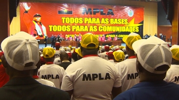 Angola – Antigo secretário-geral do MPLA reprova alterações aos estatutos do partido