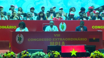 Angola – Mudança estatutária preocupa alguns militantes do MPLA