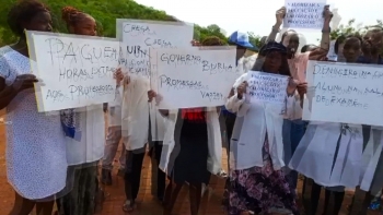 Imagem de Moçambique – Professores boicotam exames e exigem pagamento de horas extra em atraso