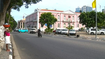 Imagem de Angola – Cidadãos em Luanda divididos quanto à pertinência da tolerância de ponto decretada